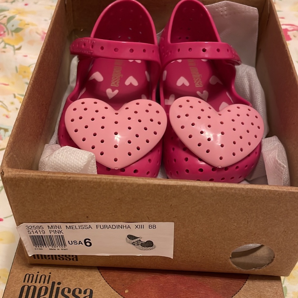BNIB Mini Melissa pink heart 6